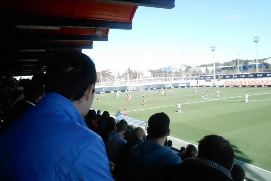 Jóvenes del centro ‘Campanar’. Partido Liga Fútbol Femenino.Fundación Diagrama.