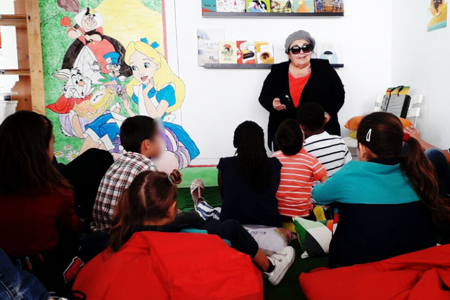 Los jóvenes de los centros ‘Valsequillo’ y ‘Cachibache’ de Las Palmas de Gran Canaria participan en una sesión de lectura con la autora Pepa Aurora. Fundación Diagrama 2018.