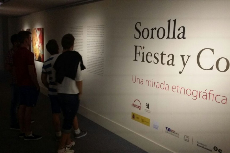 Menores del centro ‘La Villa’ de Villena (Alicante) conocen la obra de Sorolla en el Museo de Bellas Artes Gravina