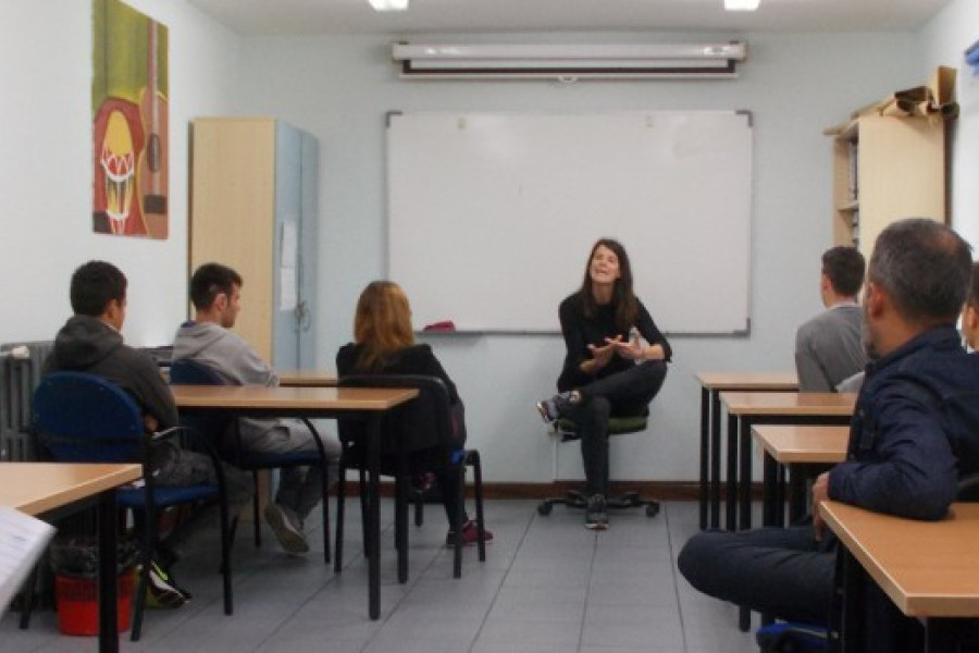 Los menores atendidos en el Centro Socioeducativo Juvenil de Cantabria reciben la visita de la campeona olímpica Ruth Beitia. Fundación Diagrama. Cantabria 2018.