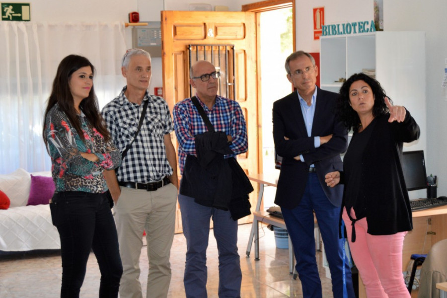 Visita del secretario general de Familia e Igualdad de Oportunidades de la Región de Murcia, Manuel Marcos, y la directora general de Familia y Políticas Sociales, Miriam Pérez a los centros 'La Zarza' y 'Los Pinos'. Fundación Diagrama. Murcia 2017.