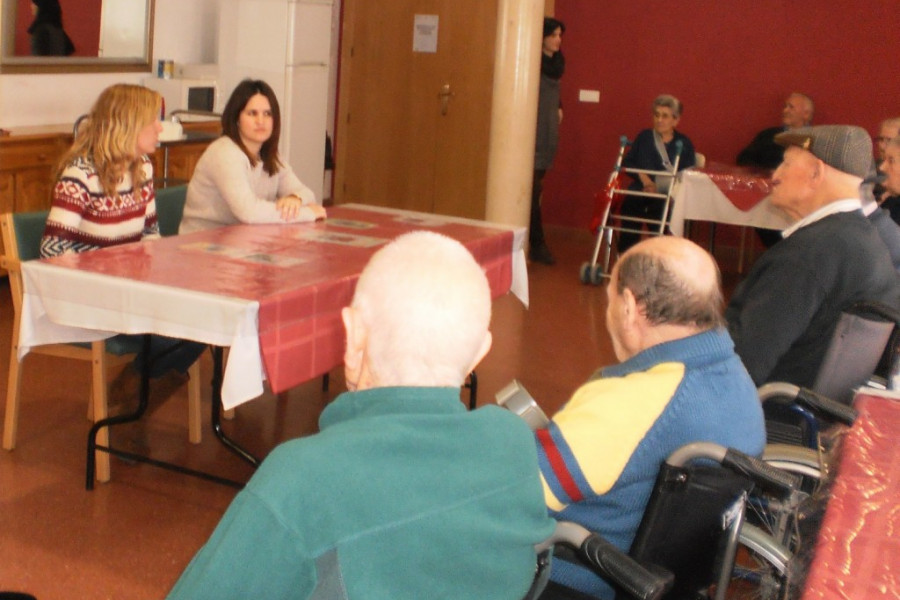 Personas atendidas en la residencia 'Nuestra Señora de Cortes'. Visita Centro de la Mujer de Alcaraz