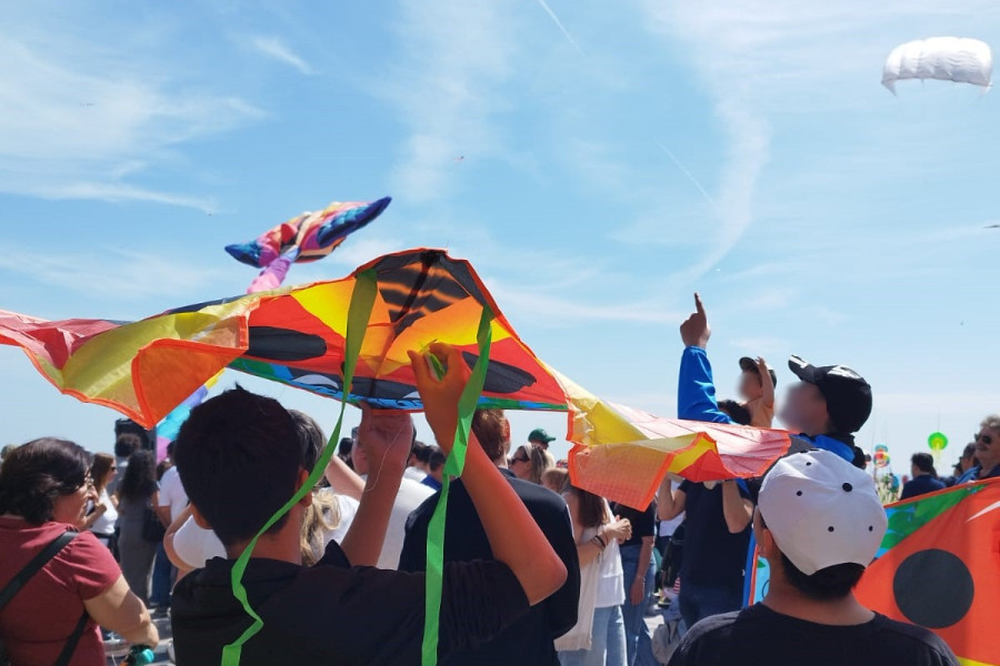 Jóvenes residencia ‘Campanar’ en XXIV Festival Cometas Valencia 