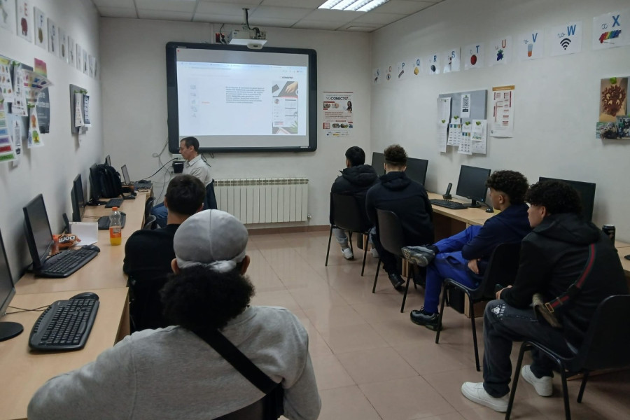 Formación en CV digital en el Programa PAIS