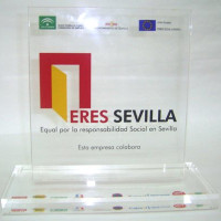 Placa de reconocimiento como entidad colaboradora con el Proyecto Eres Sevilla